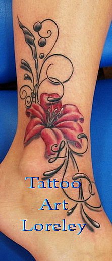 Tattoo Galerie - Motive - Blümmche Am Fuss - Tattoo Art Loreley