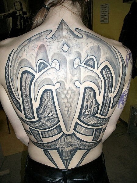 Tattoo Galerie - Motive - Tribal - Perforations Tattoo