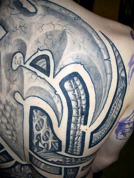 Tattoo Galerie - Motive - Biomechanik - Perforations Tattoo