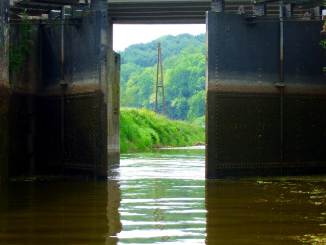 Lahn-Schleuse.jpg