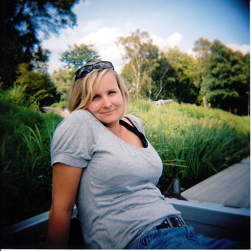 sabrinaportraitsee Kopie.jpg