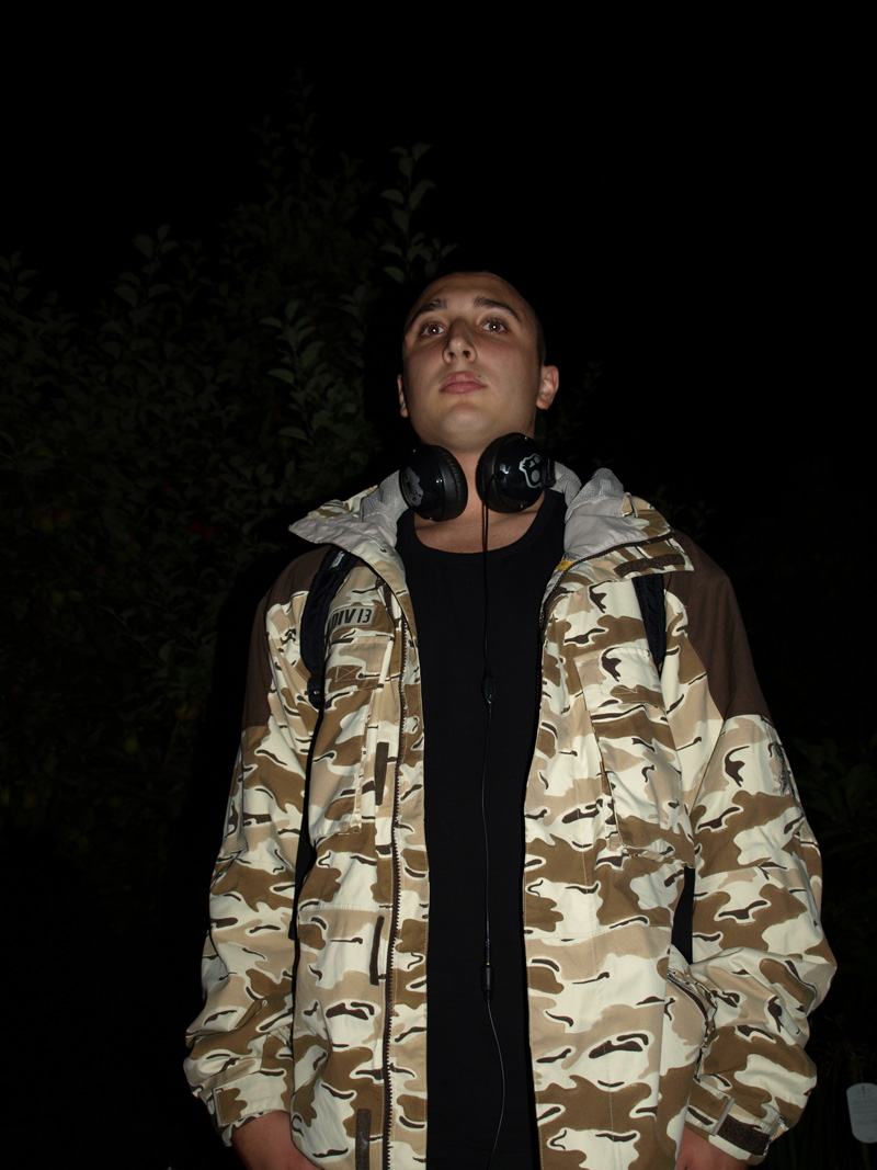 002.jpg