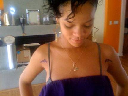 02rihanna1.jpg