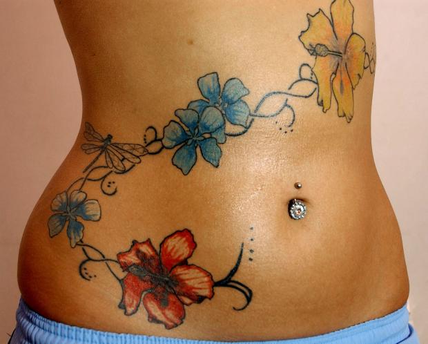 1112005_Flower-Tattoo-stomach_620.jpg