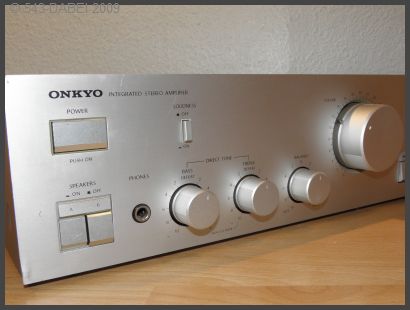 onkyo_integra_8220.jpg