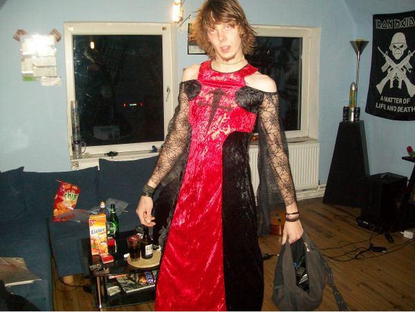 me in kleid.jpg