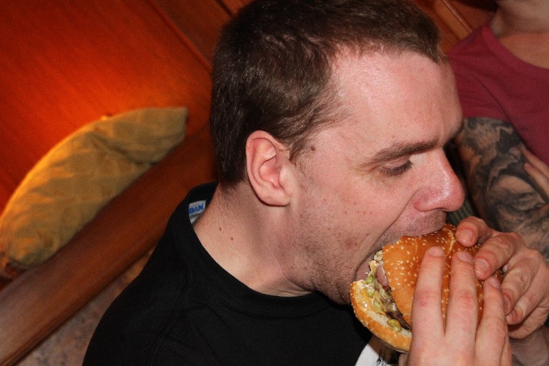 der hamburger und tom.jpg