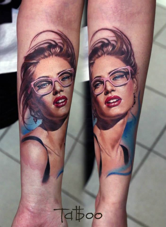 Portrait_Frau_Brille.jpg