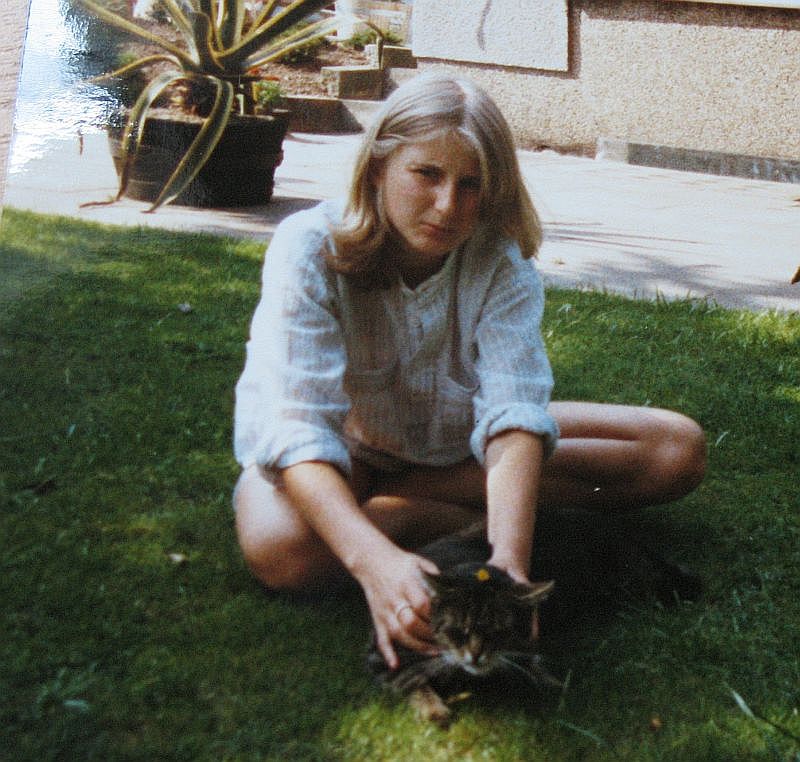 Ich mit Katze.jpg