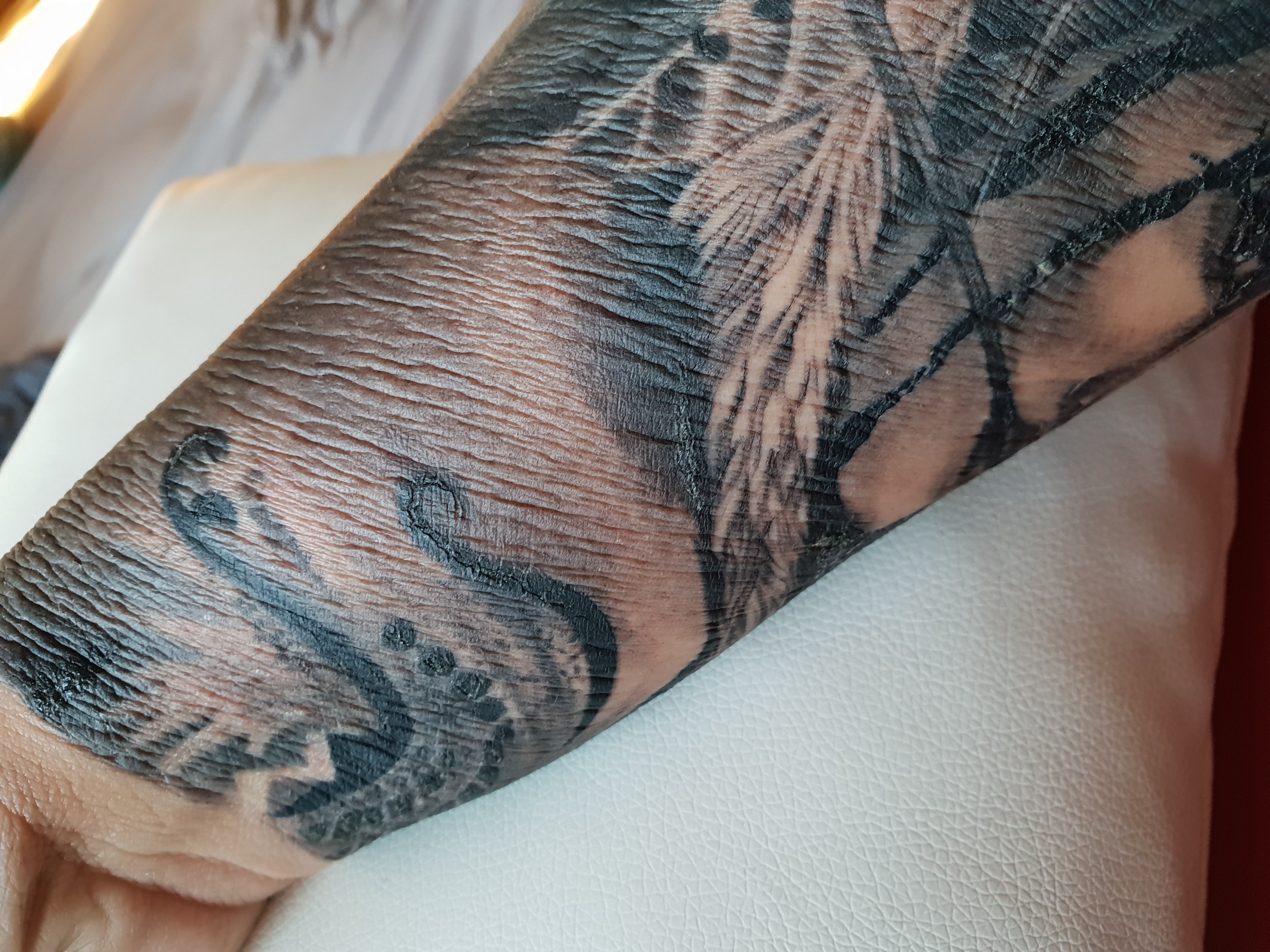 Cremen trotz Entzündung? Tattoopflege • Tattooscout Forum