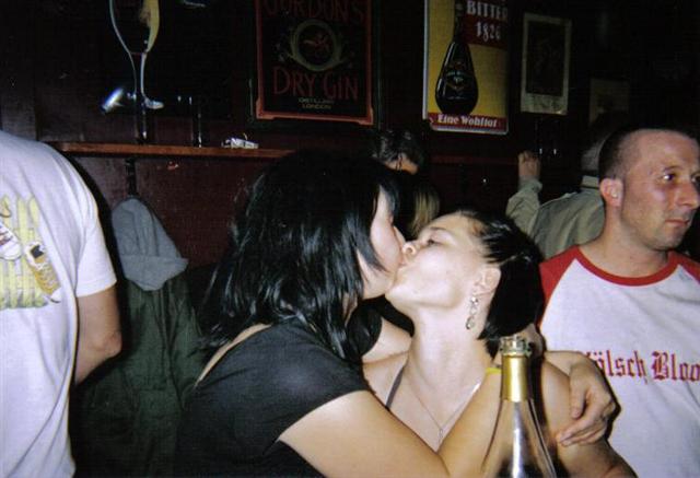 knuuuuutsch (Small).JPG