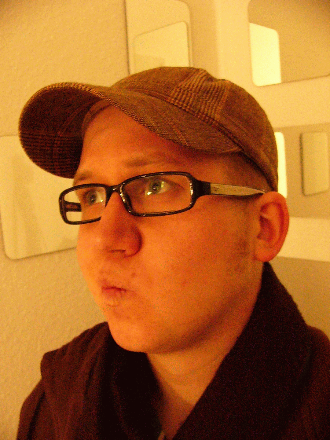 posing reeeeen.gif