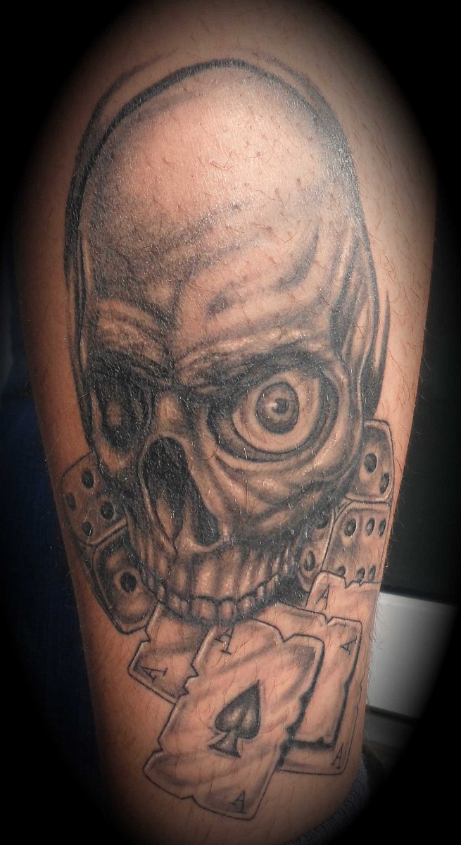 Tattoo Karten und Würfel in 3D Tattoo karten, Würfel tattoo